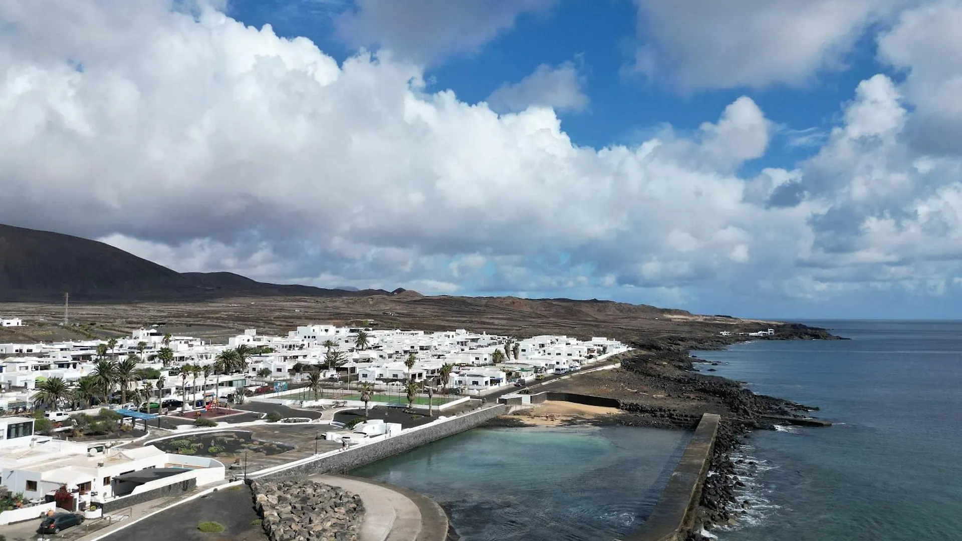 Bayside Kalendra Rofe Un Retiro Escondido Junto Al Mar Villa Guatiza